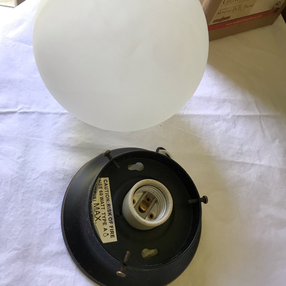 Ceiling mount - Picture 4 of 4